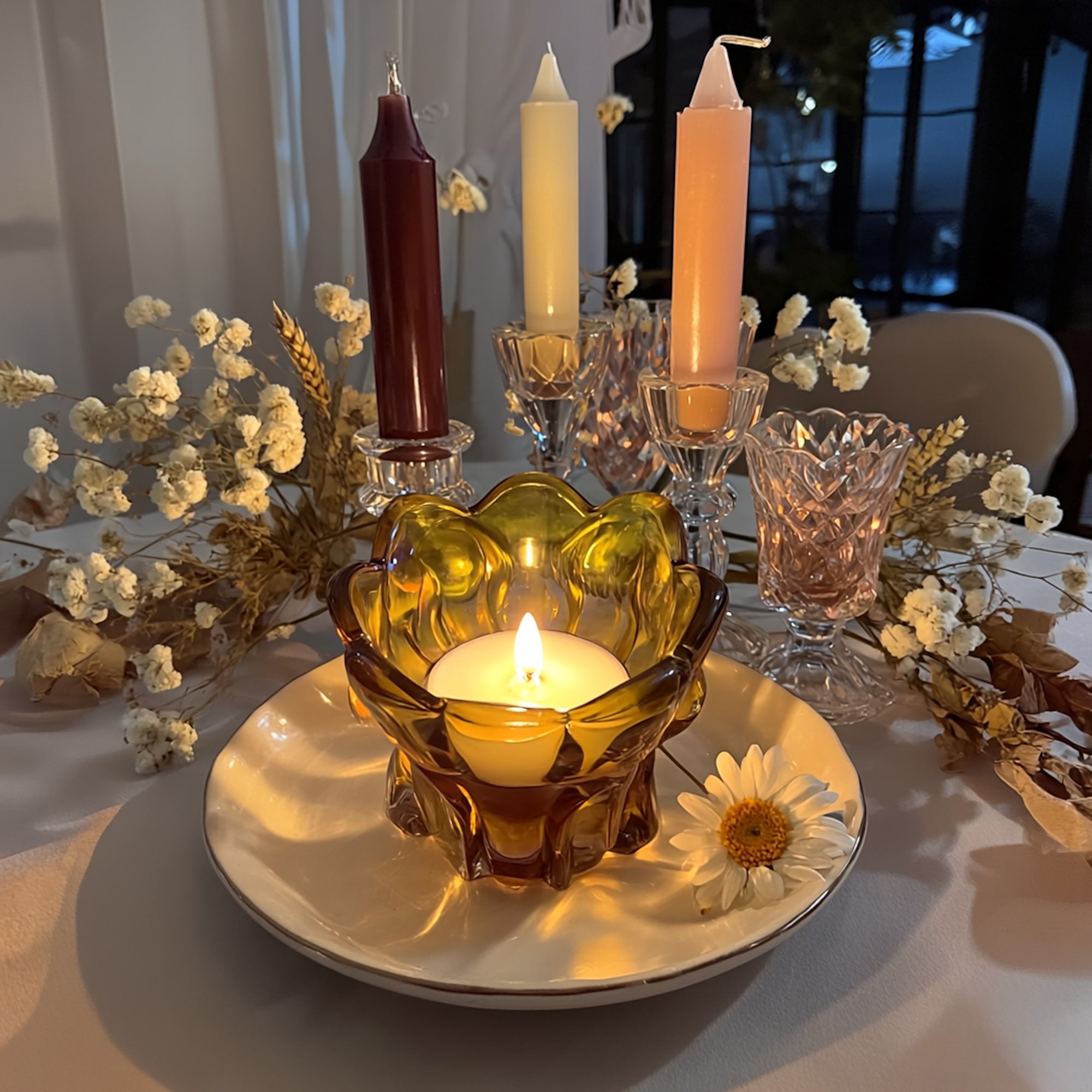 Autumn Evenings: How to Style Candlelight at Home 🕯️