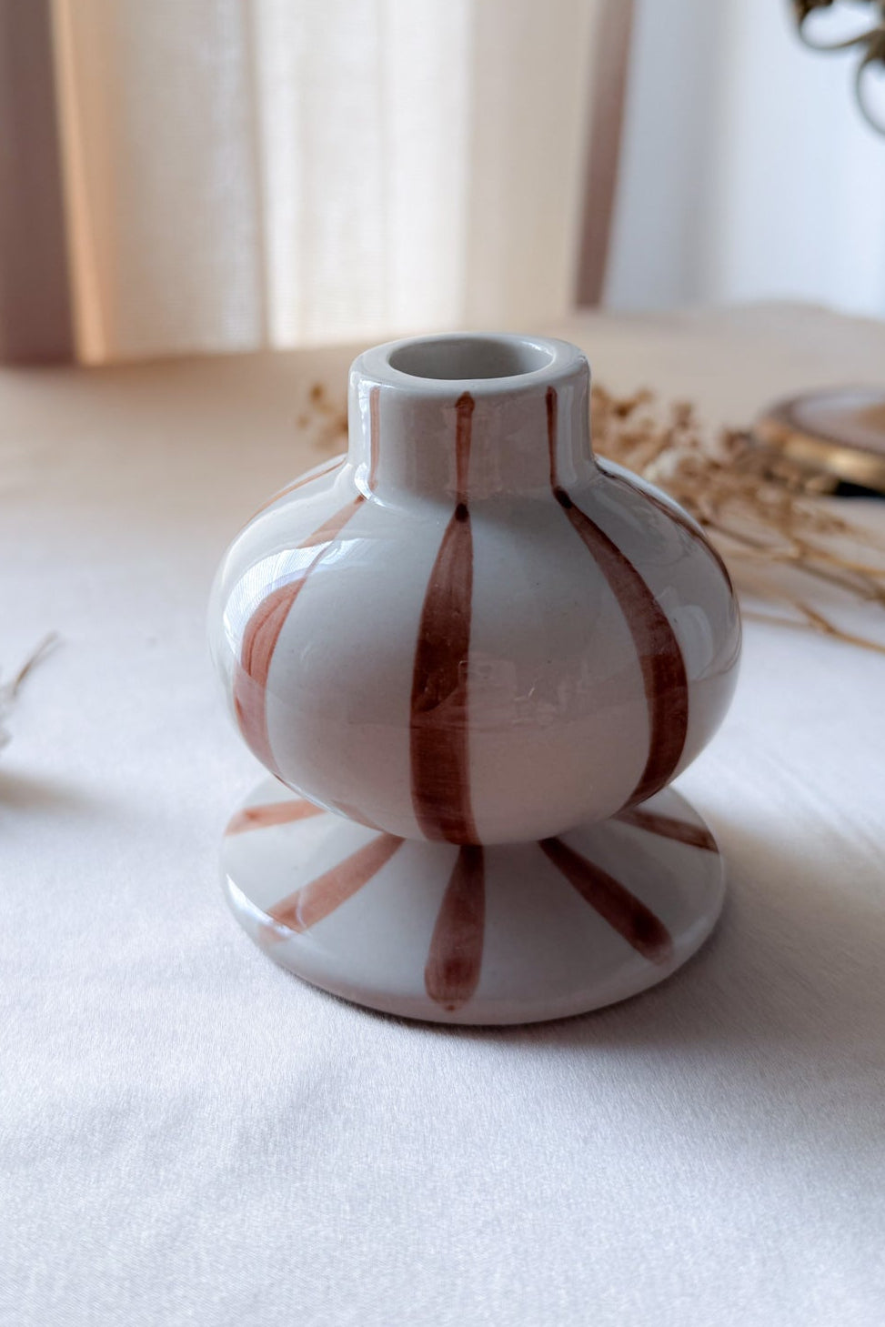 H 8.5 cm × W 7.5 cm