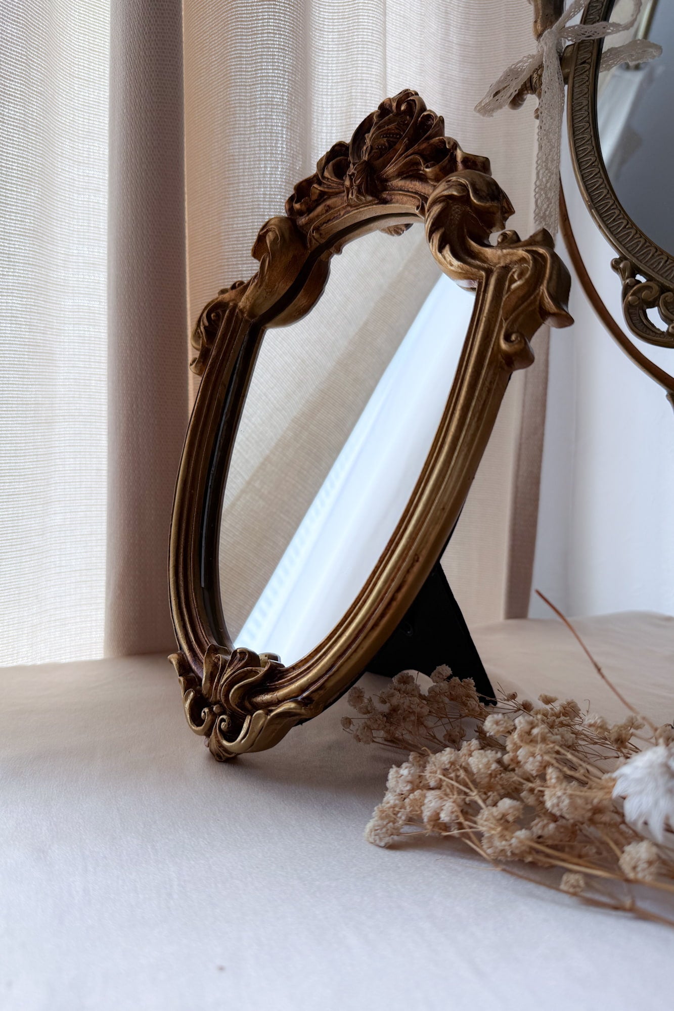 H 29.4 cm × W 20.5 cm