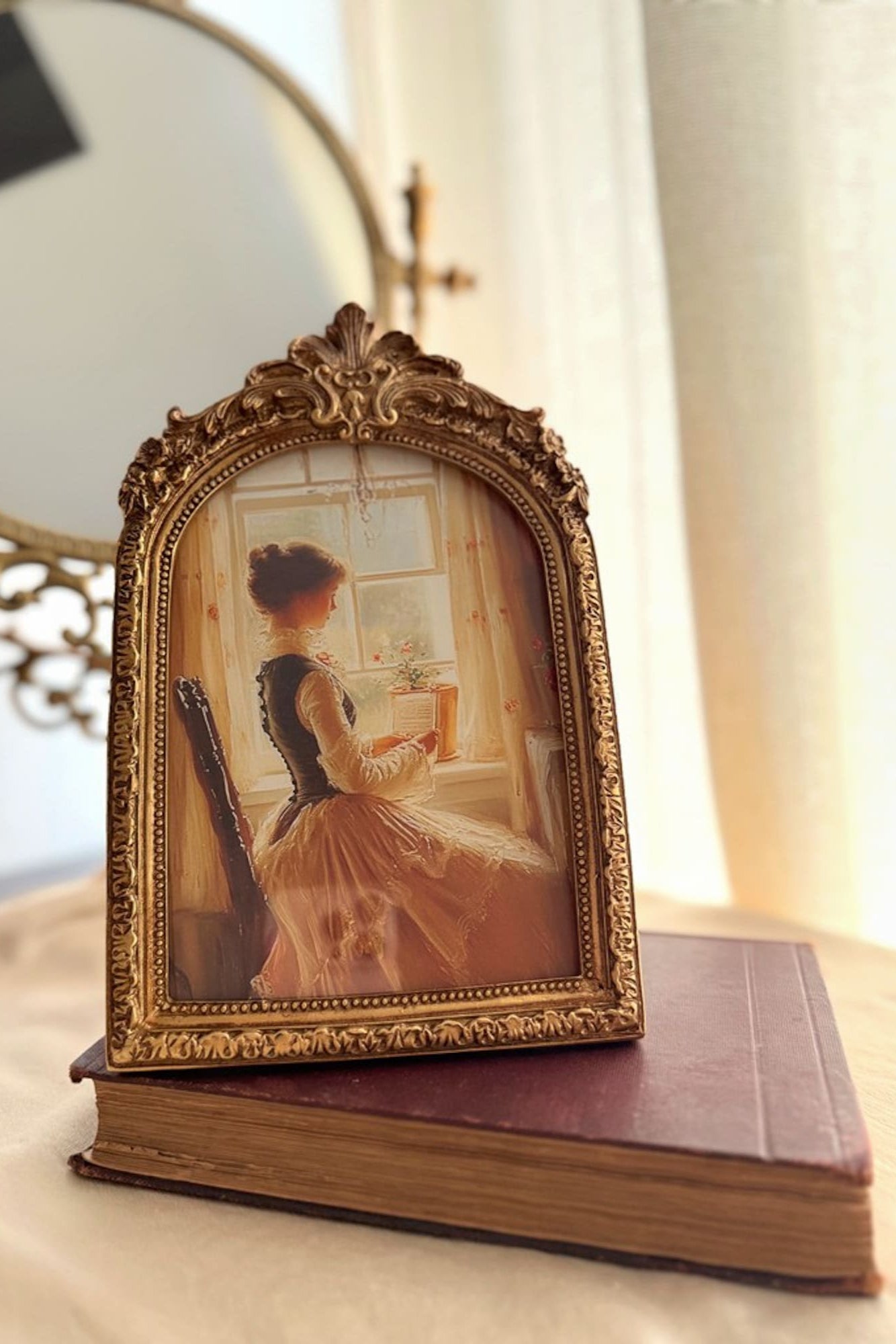 H 23 cm × W 14.5 cm