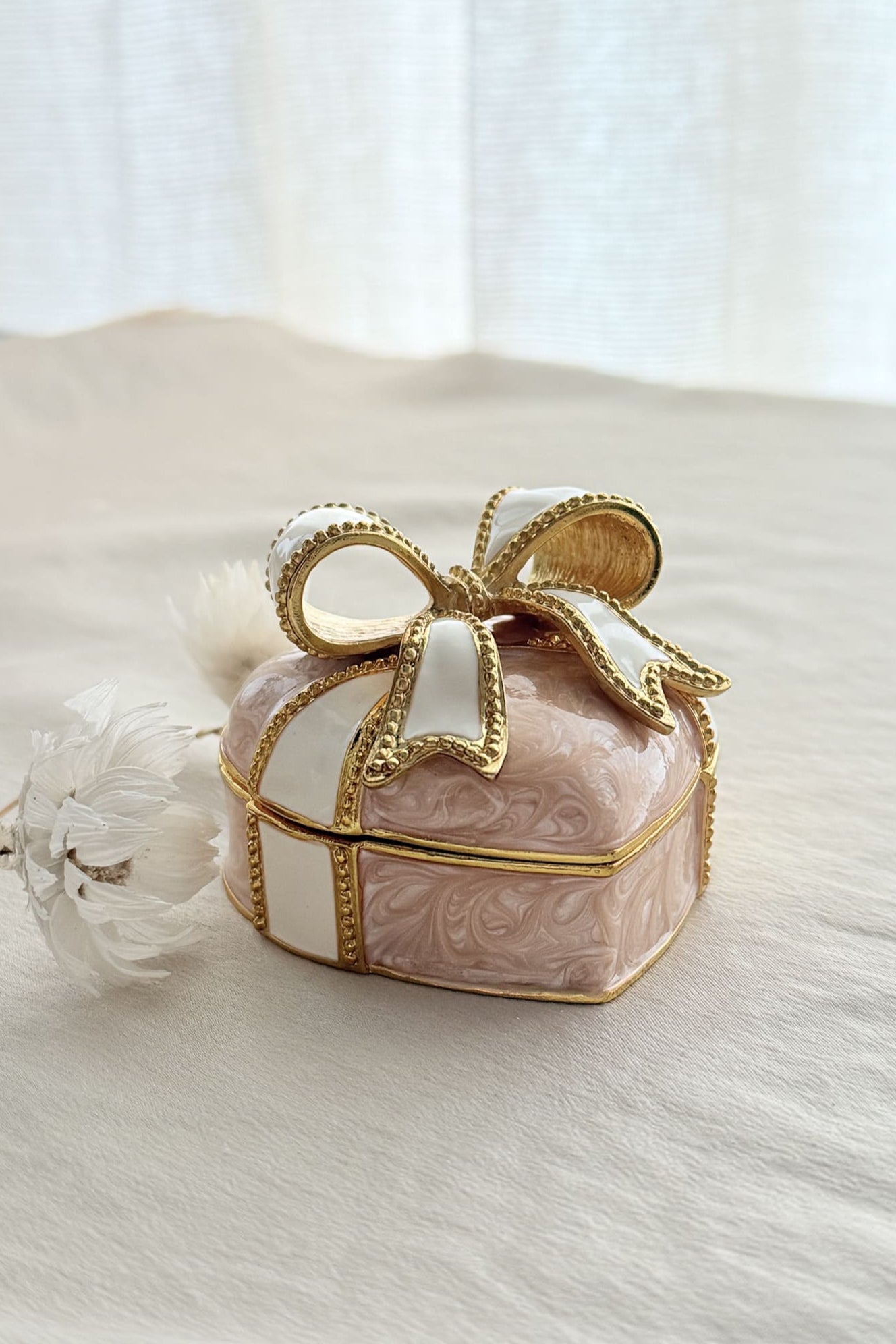 H 4.5 cm × W 5 cm